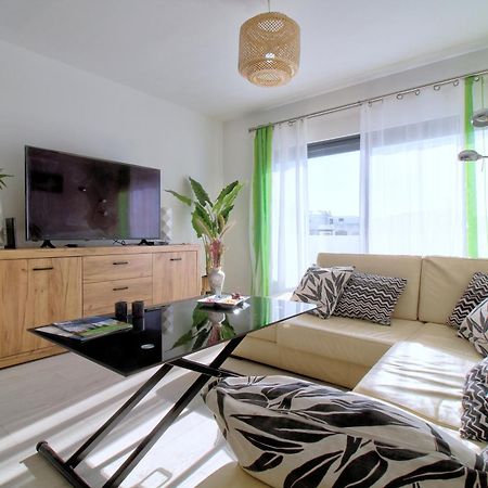 Center Location, Ac, Swimming Pool, And Parking Apartment Olhao Bagian luar foto