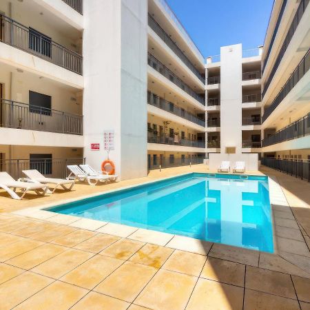Center Location, Ac, Swimming Pool, And Parking Apartment Olhao Bagian luar foto