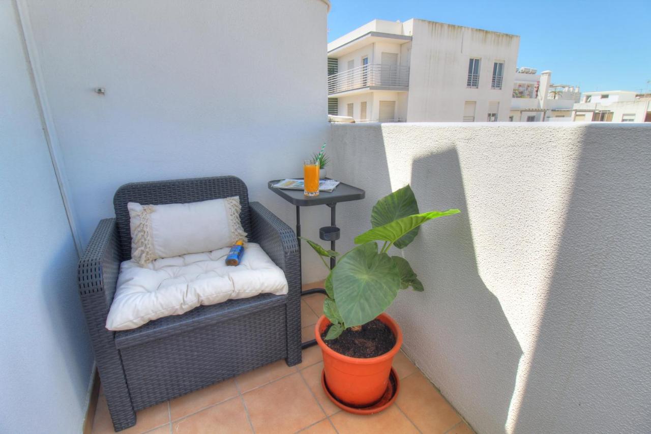 Center Location, Ac, Swimming Pool, And Parking Apartment Olhao Bagian luar foto