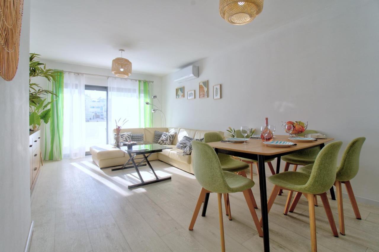 Center Location, Ac, Swimming Pool, And Parking Apartment Olhao Bagian luar foto
