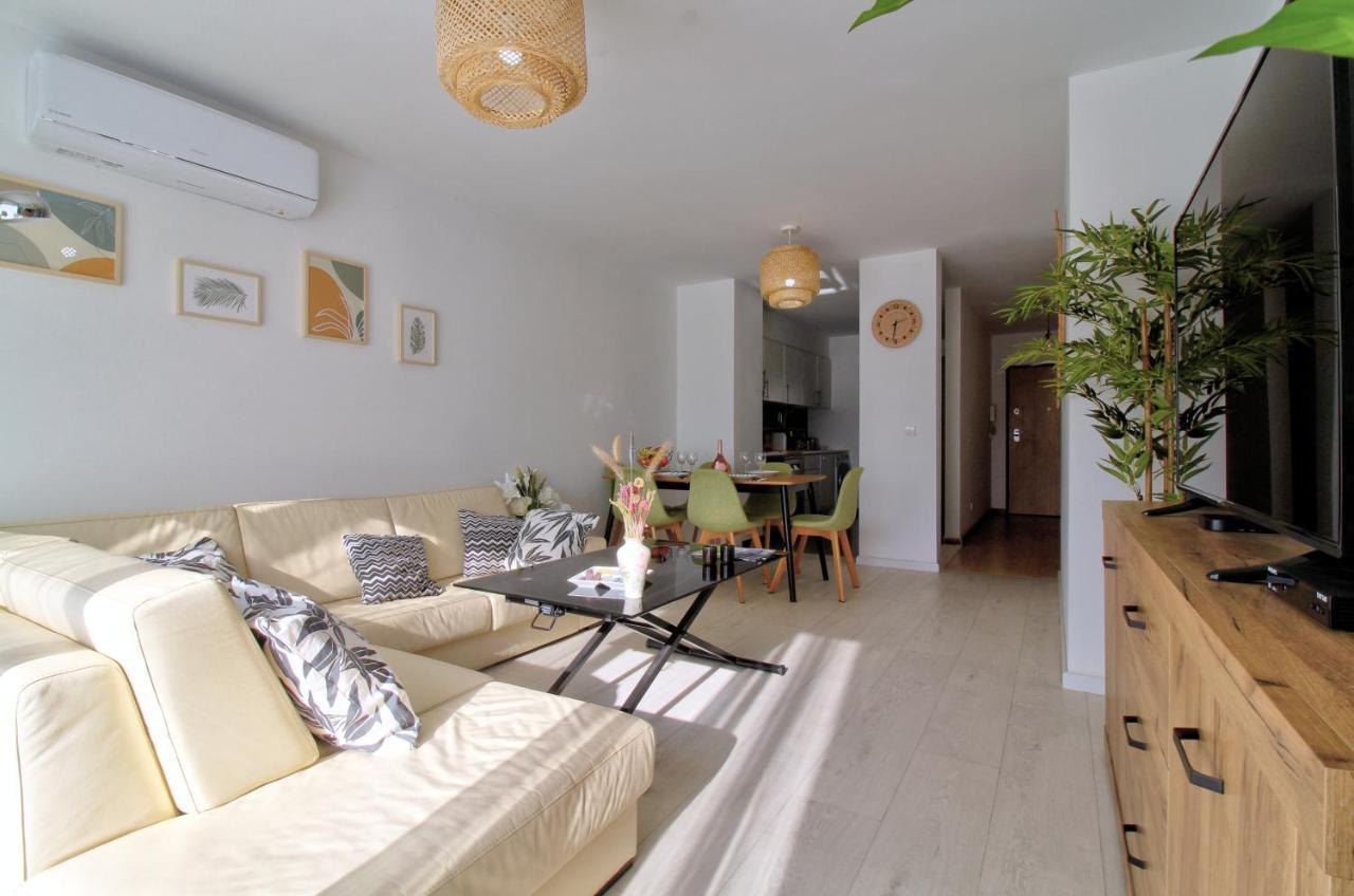 Center Location, Ac, Swimming Pool, And Parking Apartment Olhao Bagian luar foto